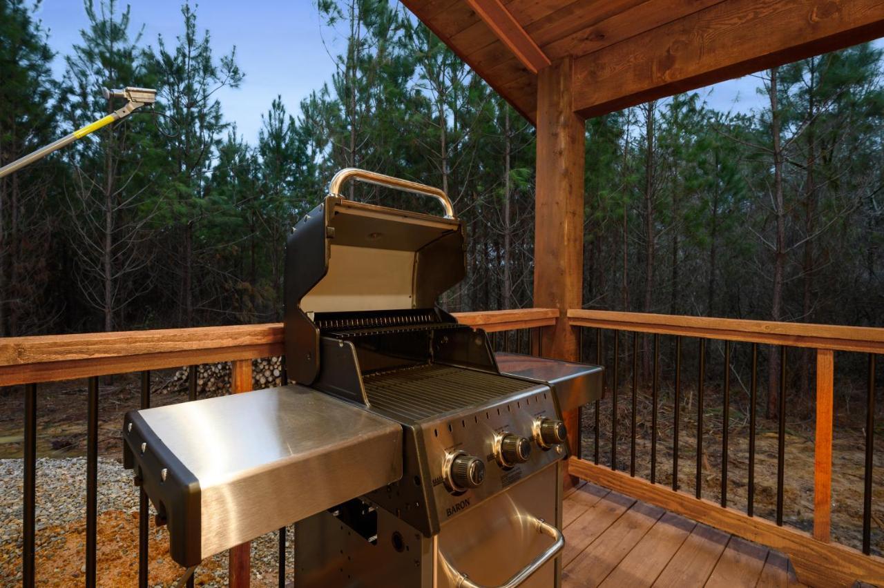 Bella Luna Cabin - Cozy Farmhouse Cabin, Private Deck, Swing Set, Fire Pit, Hot Tub Villa Broken Bow Exterior foto